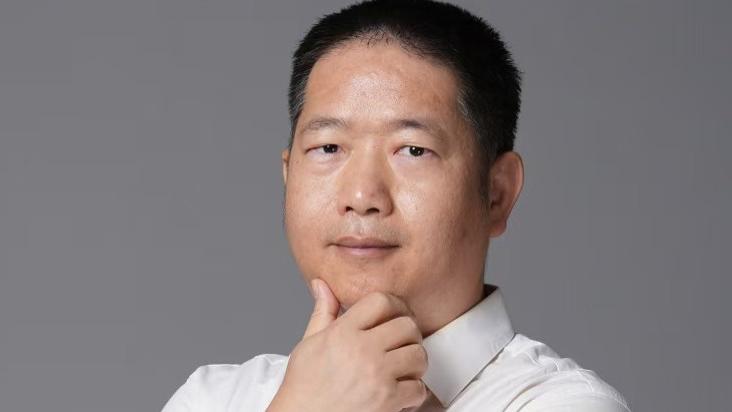 时代面孔 | 曾亢：立德树人的践行者，赤子情怀的燃灯人