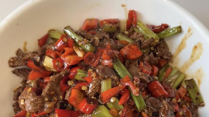 香辣过瘾，一口入魂的家庭版小炒黄牛肉，米饭杀手非它莫属！