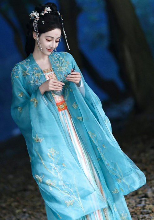 岁月悠悠，时光静好，愿你在这纷繁世界中找到属于自己的宁静港湾