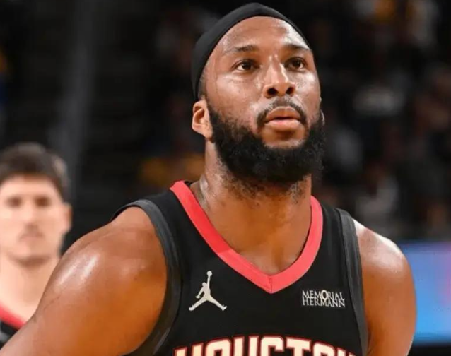 最后几场又突然奥科吉首发了，这个信号对火箭来说是不利的，原因有几方面！

纵观整