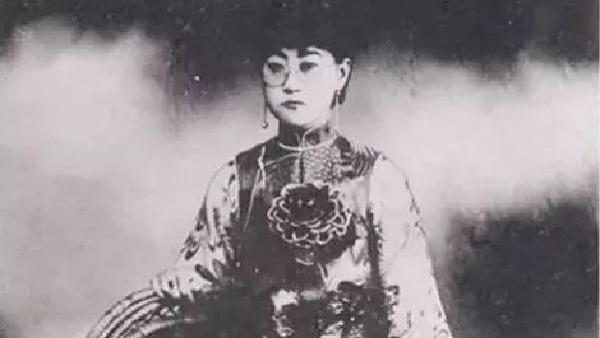 【旧事】东北一富农，赶大车找到山东督军，非要把闺女嫁给张宗昌