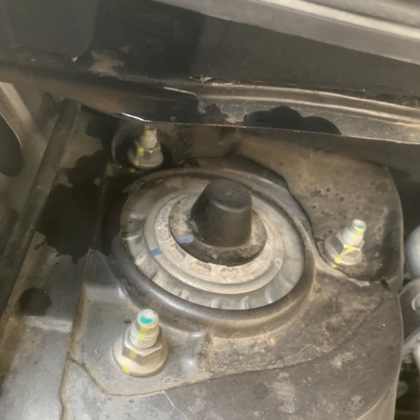 长安汽车质量简直不敢恭维
上次轮毂氧化免费换新的，这次前挡风排水水渗透机舱，有没