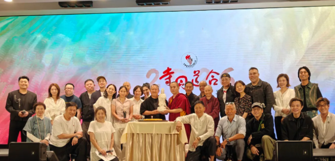 汪曼玲在社交网上分享了视频和照片
并透露曾志伟为了庆祝73岁生日，特意筹办了一场