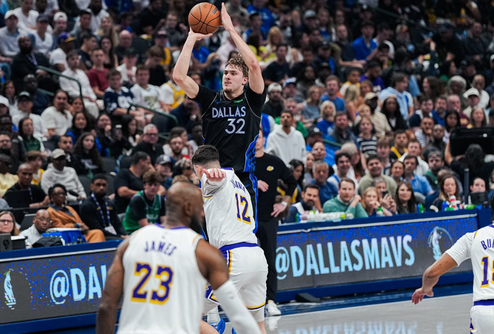 看了弗拉格这个表现，感觉独行侠的前景比马刺还光明

今年独行侠再抽个前5顺位，下