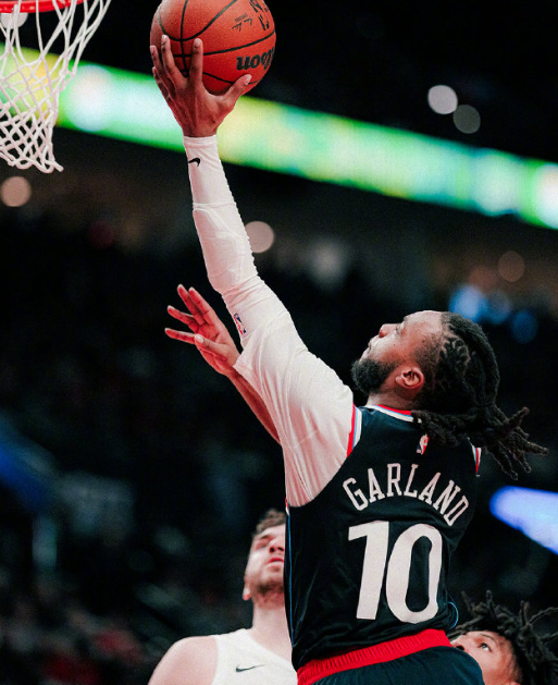 今天打开拓者怪加兰的，加兰确实防守端被爆，但说实话，进攻端填的也可以

再说范甘