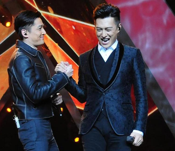 靳东家的门永远给胡歌留着钥匙
这不是客套话，胡歌每次到北京，从不住酒店，直接进靳