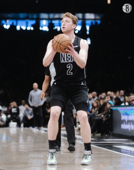 沃尔夫今天23+9+5，得分创生涯新高。
哈登复出得到22+9+8准三双，帮助骑