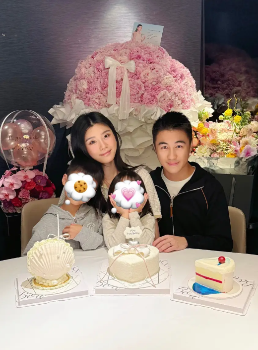 奚梦瑶晒全家福庆祝37岁生日！与何猷君一家四口生活幸福