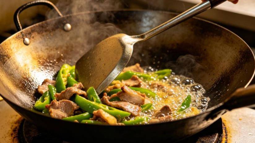 你以为的“鲜炒”，可能是演出来的