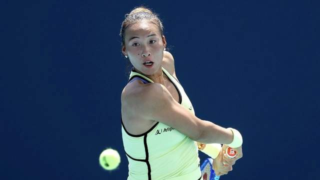 WTA一夜变天：7大种子被团灭！郑钦文强势逆转，下轮硬刚世界第一