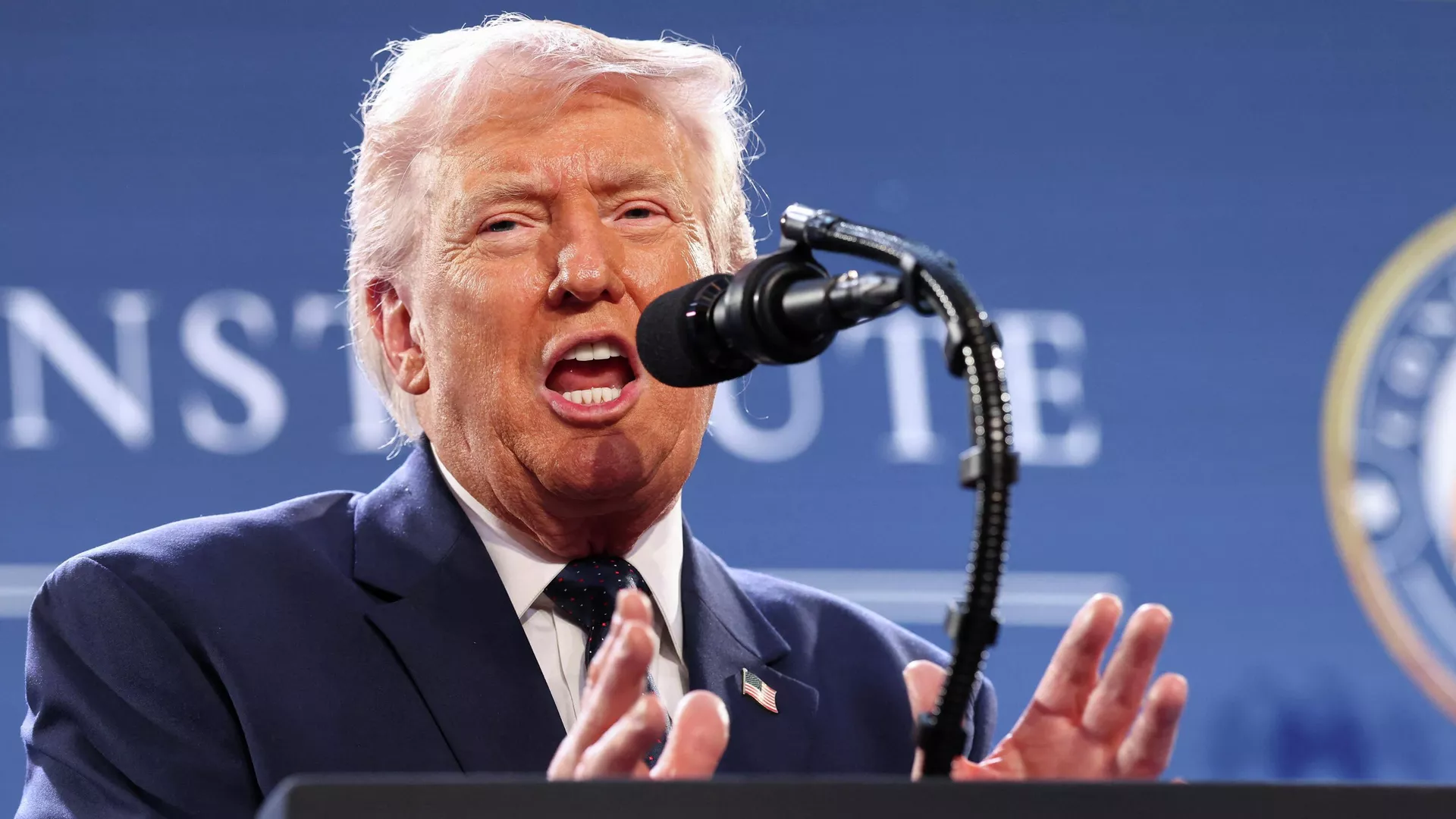 特朗普48小时通牒即将到期，全世界都在关注他会不会炸伊朗电厂