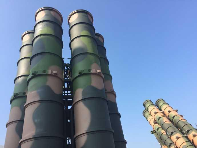 相比远程防空导弹高大威猛,袖剑系统极为轻便