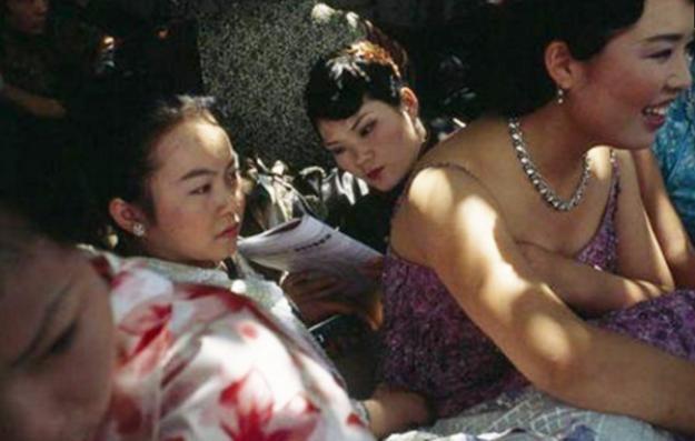 90年代中国老照片: 图4十分尴尬、图7非常夸张、最后一张很迷人