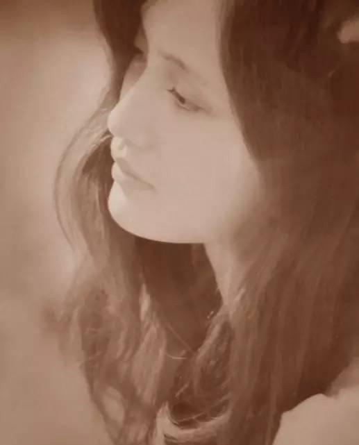 『杨贵妃』21岁出道， 因长得太美遭人嫉妒， 鼻子差点被人割掉，现家庭美满