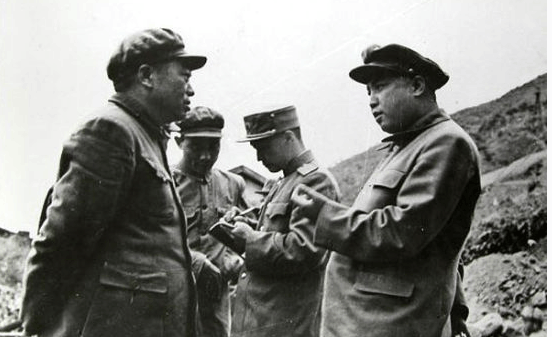 抗美援朝女护士, 用嘴助伤兵排泄, 被授二等功, 至今健在