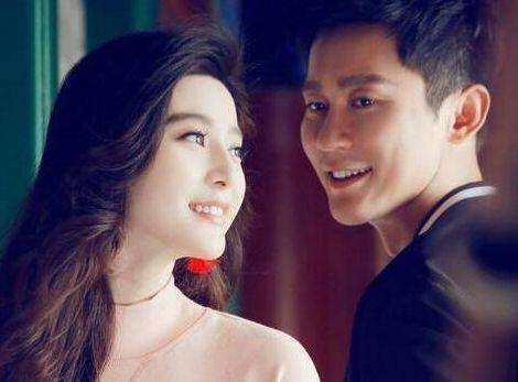 都在催着两人结婚,毕竟你看《还珠格格》里面的赵薇,林心如都结婚了