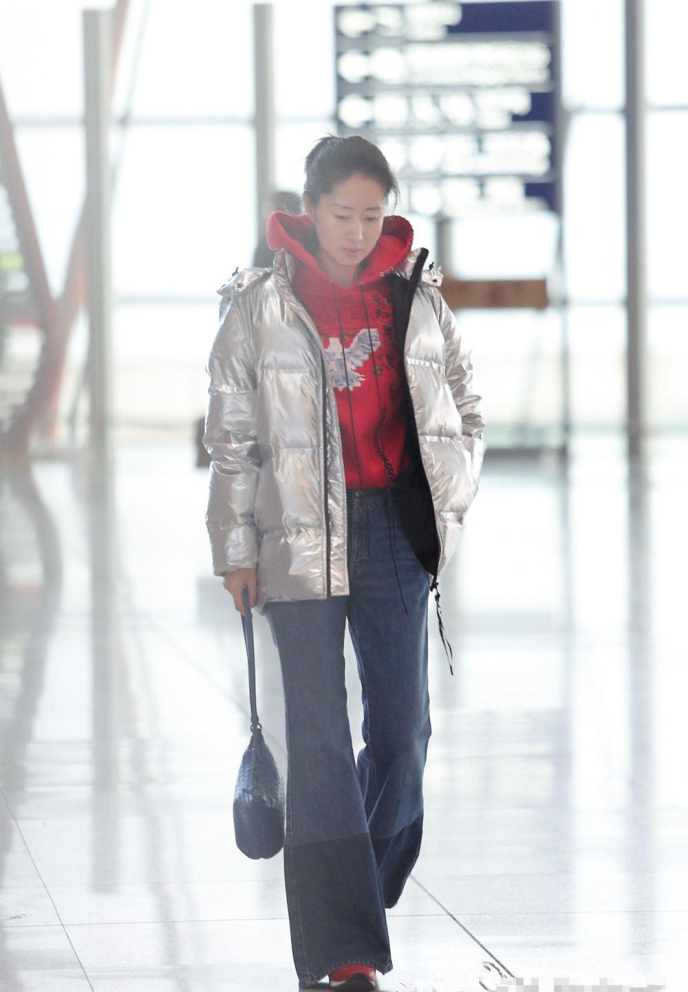 刘敏涛和马伊琍同现机场, 网友: 真嫩和装嫩的差距一目了然!