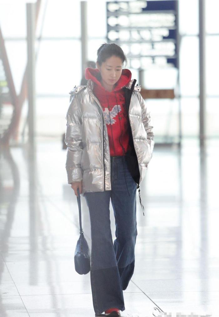 刘敏涛和马伊琍同现机场, 网友: 真嫩和装嫩的差距一目了然!