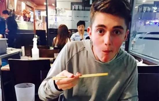 绿茶婊都赢不了, 十二星座男最喜欢的女人是这种!