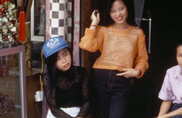 90年代中国老照片: 图4十分尴尬、图7非常夸张、最后一张很迷人