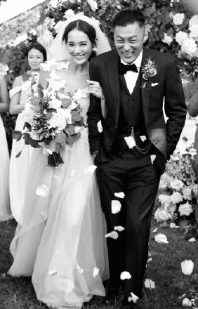 余文乐情场得意傍千金秘密大婚, 可惜名下潮牌抄袭传闻不断, 网友: 难双全!