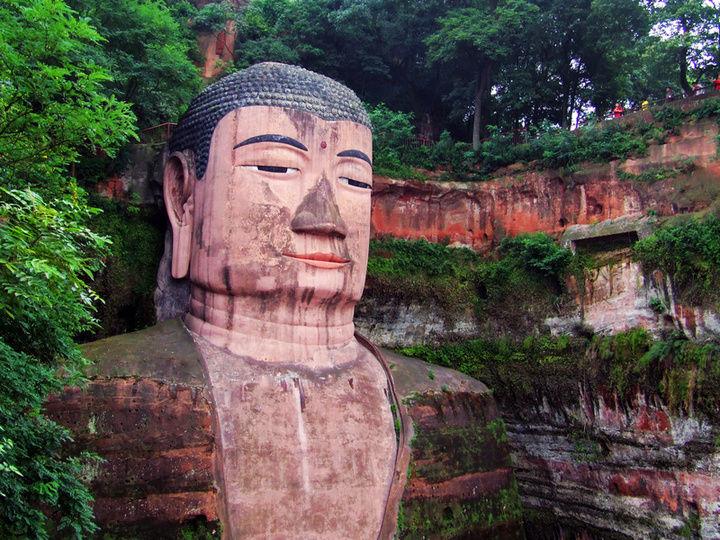 乐山大佛多次闭眼流泪, 科学真的无法解释?