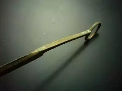 从古至今, 大刀背上的锯齿是干什么用的?