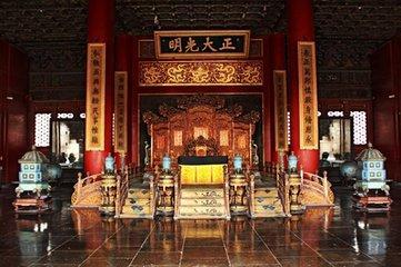 溥仪晚年游故宫被要求买票, 面对龙椅时说了一句话, 之后再未游故宫