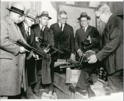 高清老照片: 上世纪黑帮横行的美国社会