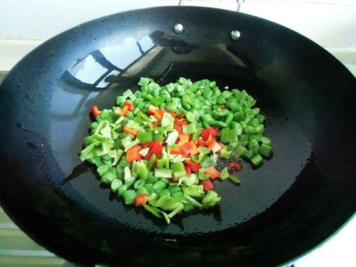 豆角怎么炒才好吃豆角炒鸡蛋 7a2464600fc00681a0fa05a14d00edacx750x563x59.jpeg;,3,jpegx;3,700x.jpg