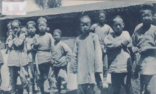 中国最后一个太监, 净身完醒来被通知清朝灭亡了