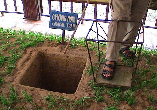 越南人当年做的陷阱, 看着就脚疼