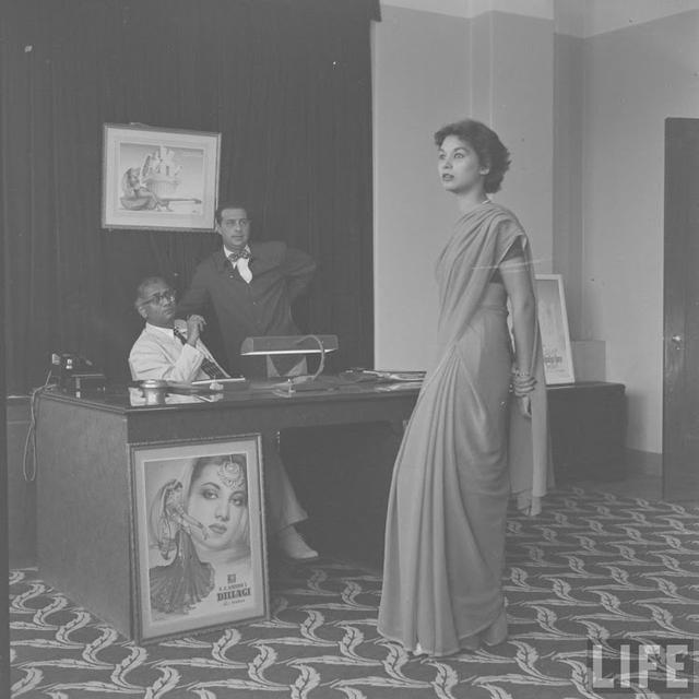 罕见的老照片: 1951年印度导演面试女演员全过程