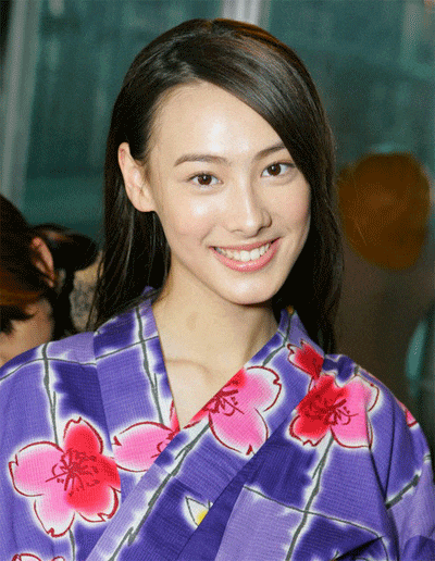 因长得太漂亮, 刚出道就被富商“牢牢盯上”的6位女星