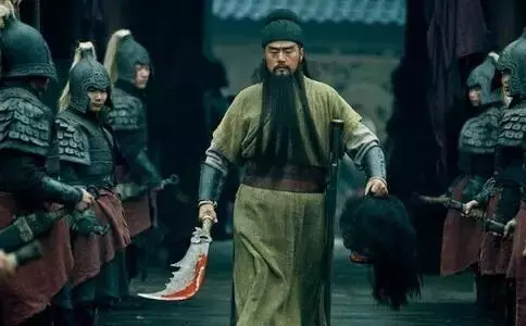 从古至今, 大刀背上的锯齿是干什么用的?