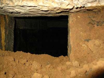 为什么明朝皇帝陵墓无一人敢盗, 清朝皇帝陵墓全被挖遍?