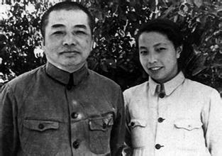 她是彭德怀元帅的妻子, 却和别的男人有了孩子