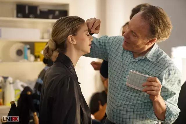 如果婚纱没有了大裙摆和复杂的蕾丝, 还会美?