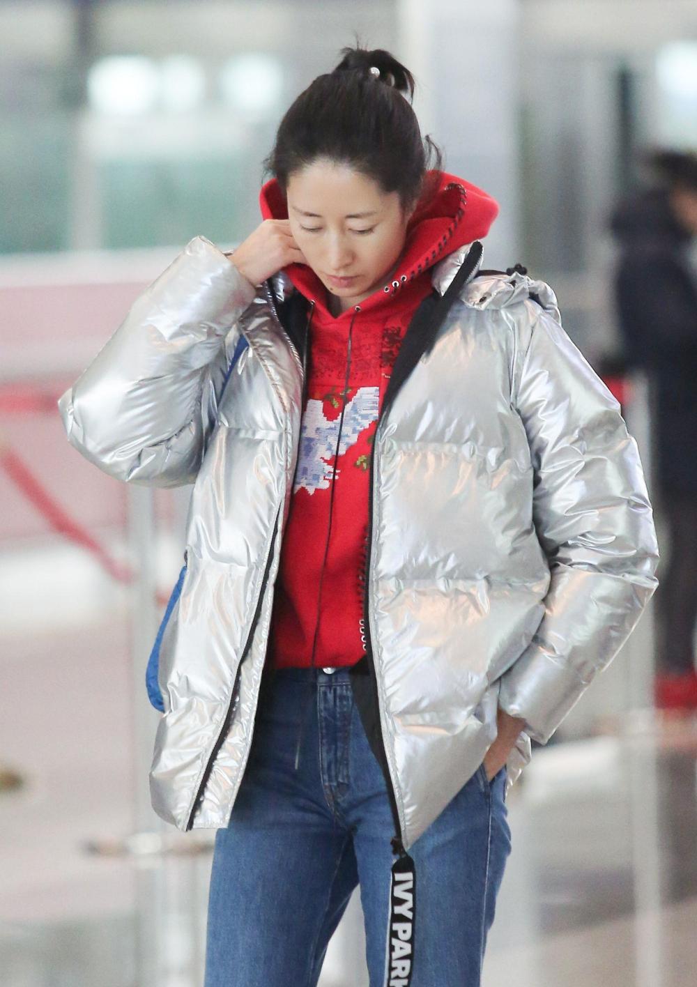 刘敏涛和马伊琍同现机场, 网友: 真嫩和装嫩的差距一目了然!