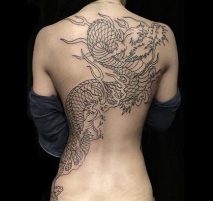 梁山最牛纹身不是燕青, 一丈青扈三娘, 全身纹满青龙