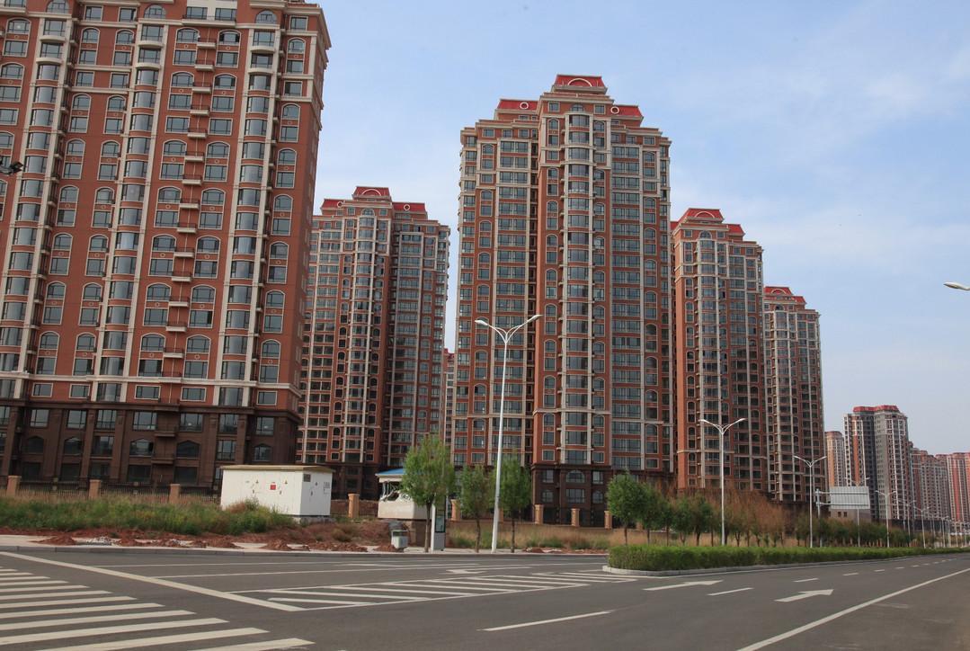 房价明明在涨! 业主郁闷了: 为什么我的房子降价都卖不掉?