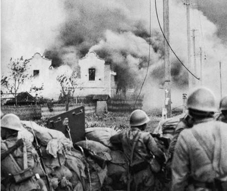 淞沪战场上为啥国军伤亡惨重, 防线步步后移?