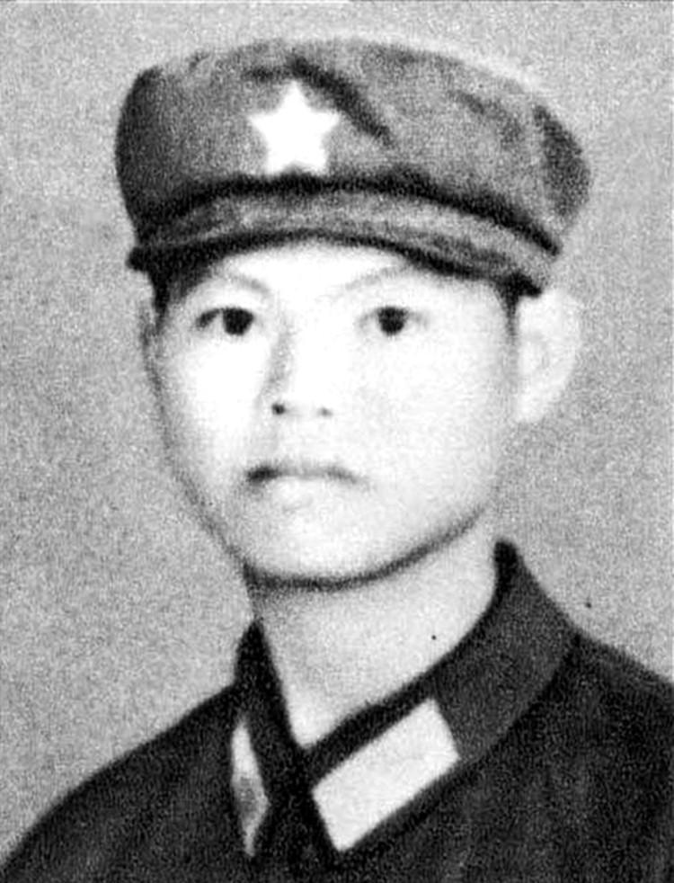 对越自卫反击战英雄谱: 对越自卫反击战中牺牲的一级战斗英雄们