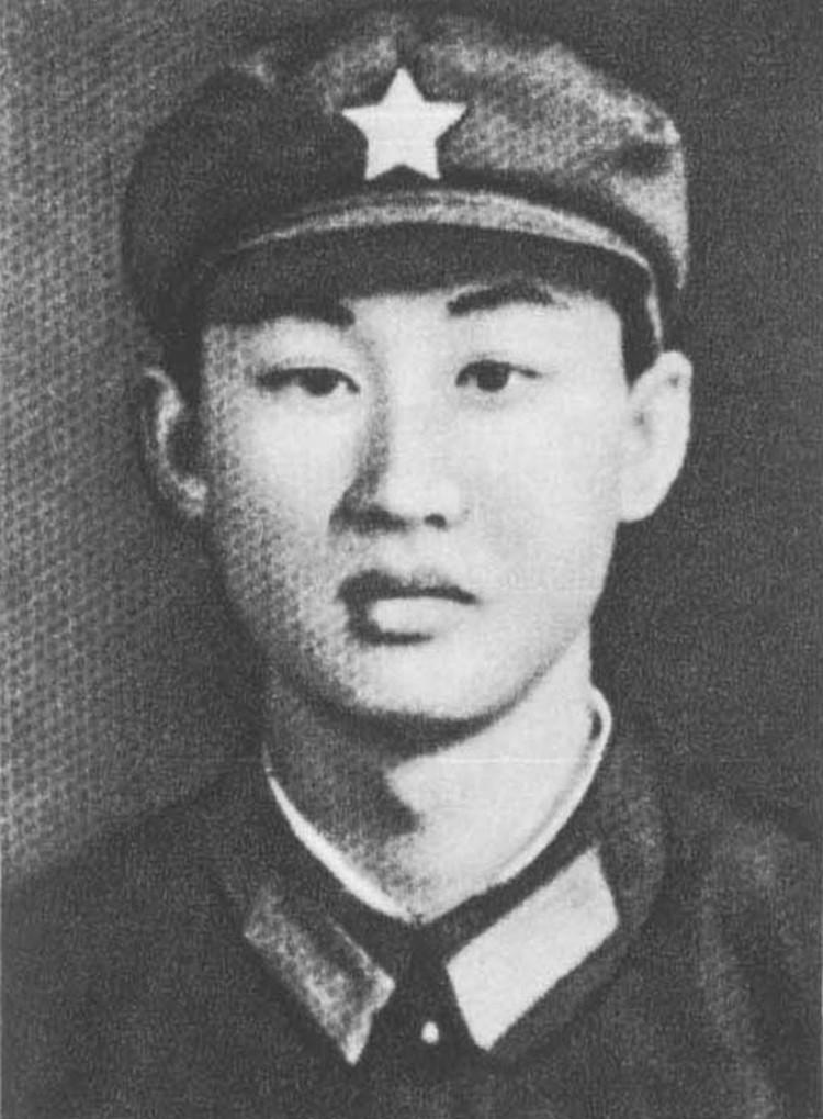 对越自卫反击战英雄谱: 对越自卫反击战中牺牲的一级战斗英雄们