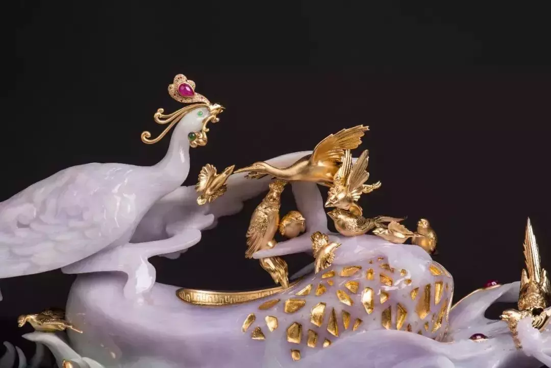 奥运鸟巢推出《百鸟朝凤·凤还巢》翡翠臻品，纪念奥运十周年