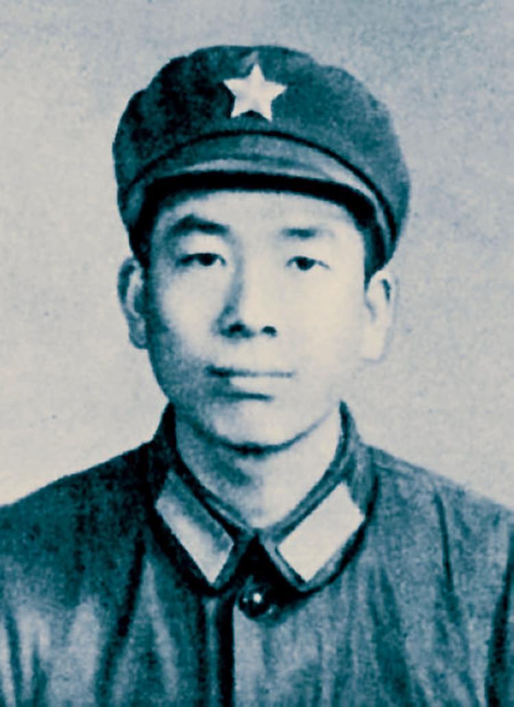 对越自卫反击战英雄谱: 对越自卫反击战中牺牲的一级战斗英雄们