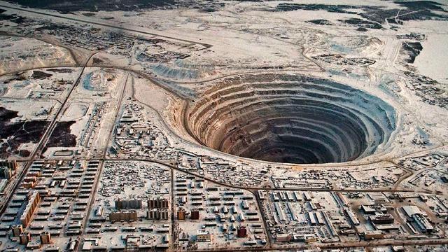 如果一直向地下钻洞, 能不能钻穿地球, 科学家说想都别想