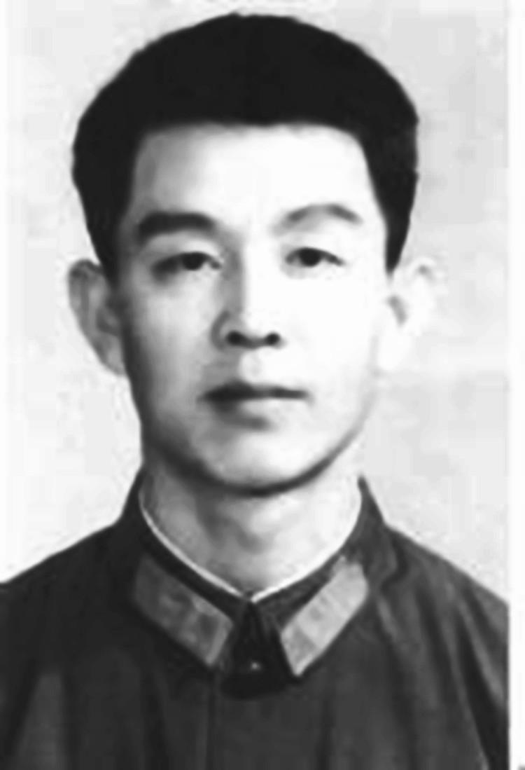 对越自卫反击战英雄谱: 对越自卫反击战中牺牲的一级战斗英雄们