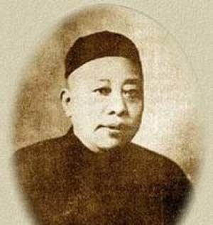 一弱青年暴打黄金荣, 杜月笙不敢吱声, 蒋介石不敢打凭什么他敢打