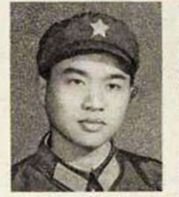 对越自卫反击战英雄谱: 对越自卫反击战中牺牲的一级战斗英雄们